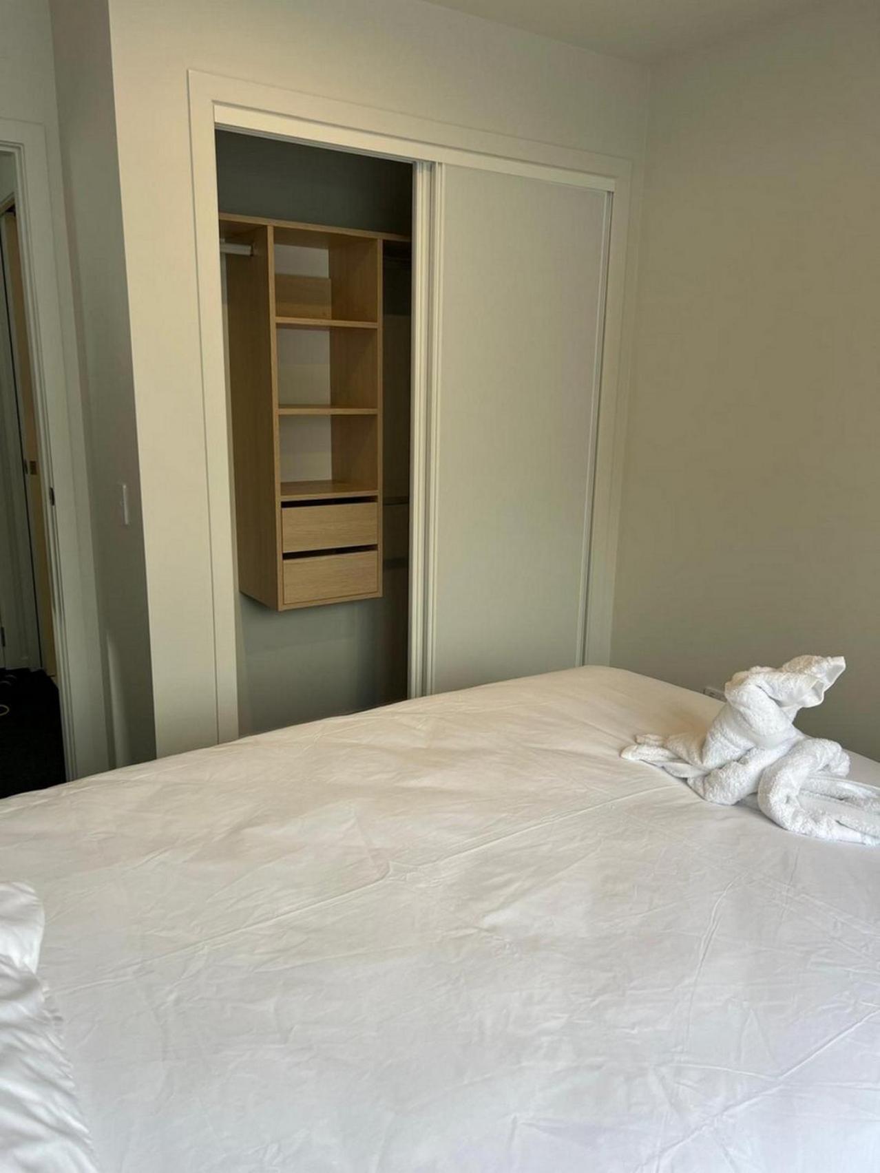Central Modern 3-Bedroom,3- Bathroom House With Patio And Carpark- Lower Hutt City Centre Dış mekan fotoğraf