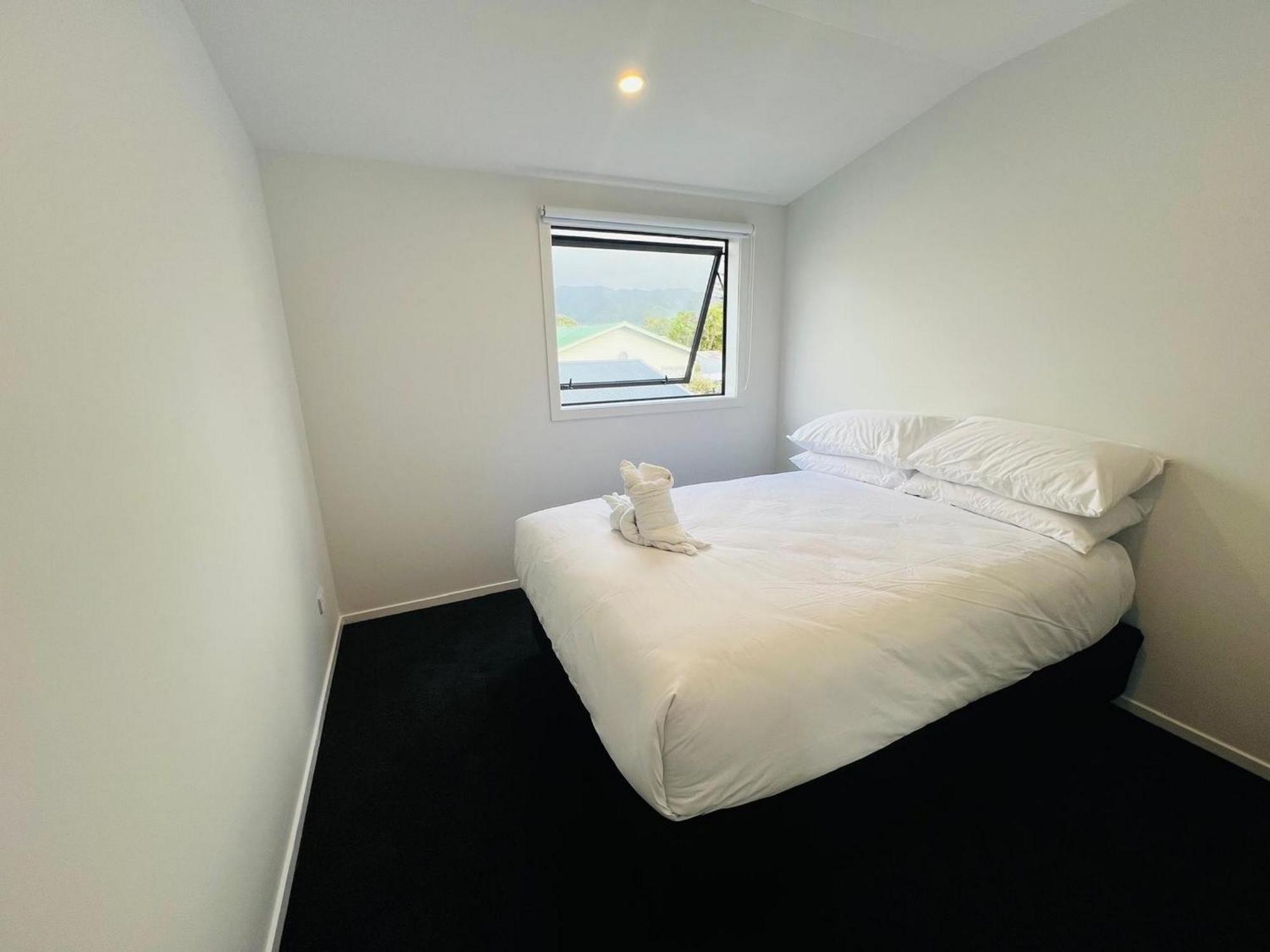 Central Modern 3-Bedroom,3- Bathroom House With Patio And Carpark- Lower Hutt City Centre Dış mekan fotoğraf