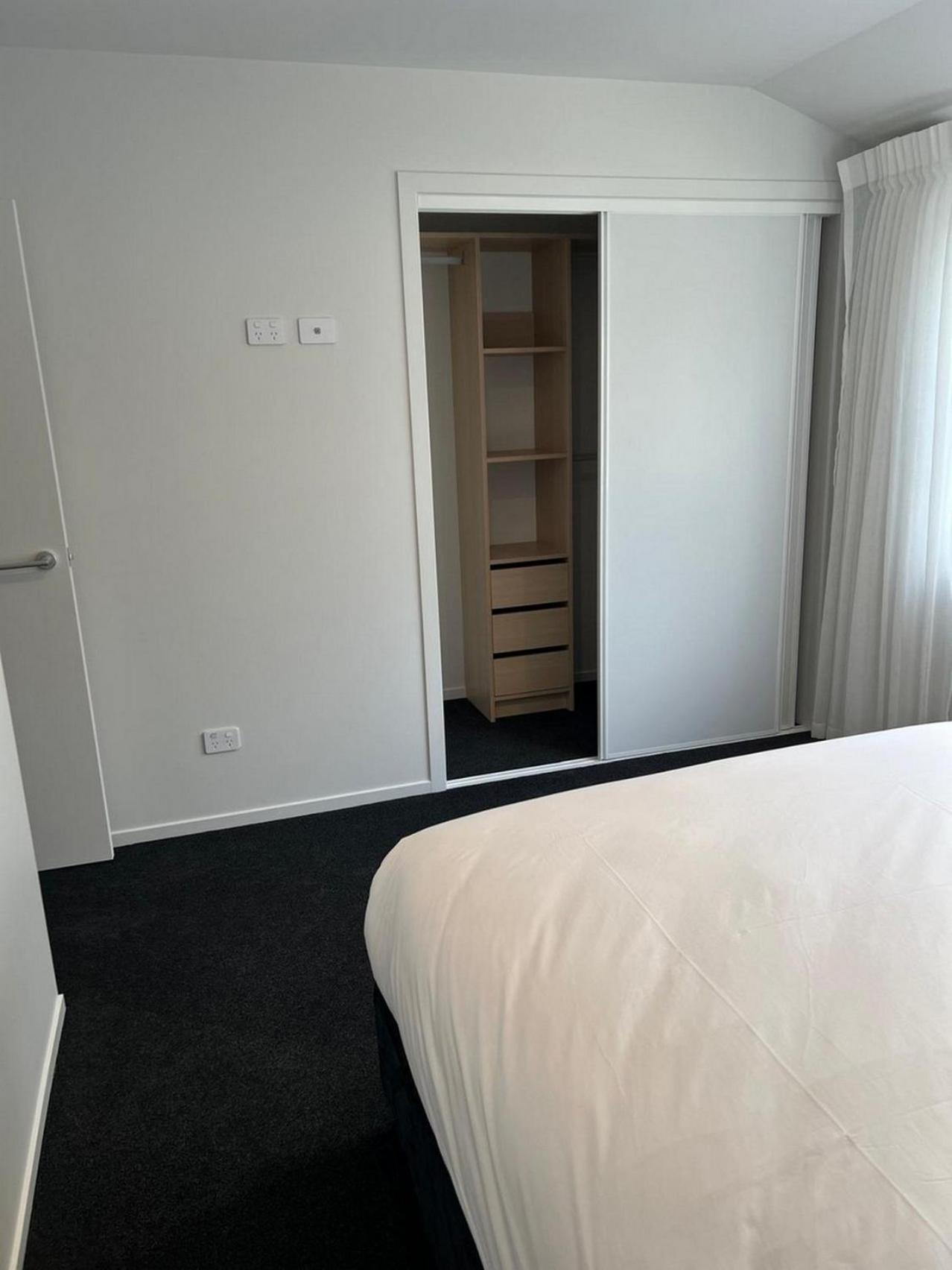 Central Modern 3-Bedroom,3- Bathroom House With Patio And Carpark- Lower Hutt City Centre Dış mekan fotoğraf