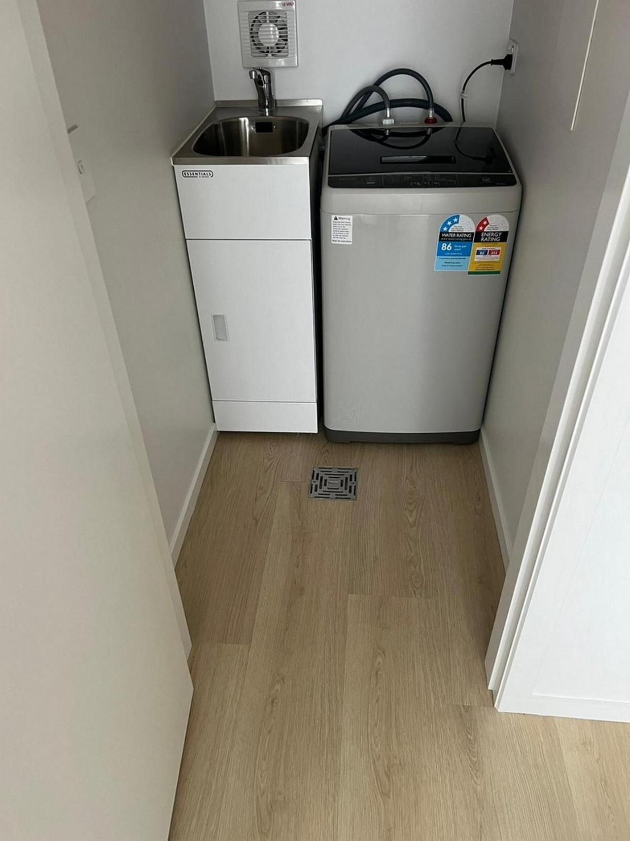 Central Modern 3-Bedroom,3- Bathroom House With Patio And Carpark- Lower Hutt City Centre Dış mekan fotoğraf