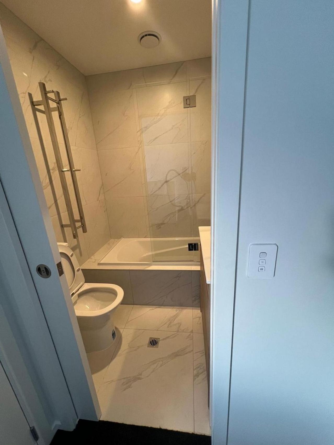 Central Modern 3-Bedroom,3- Bathroom House With Patio And Carpark- Lower Hutt City Centre Dış mekan fotoğraf
