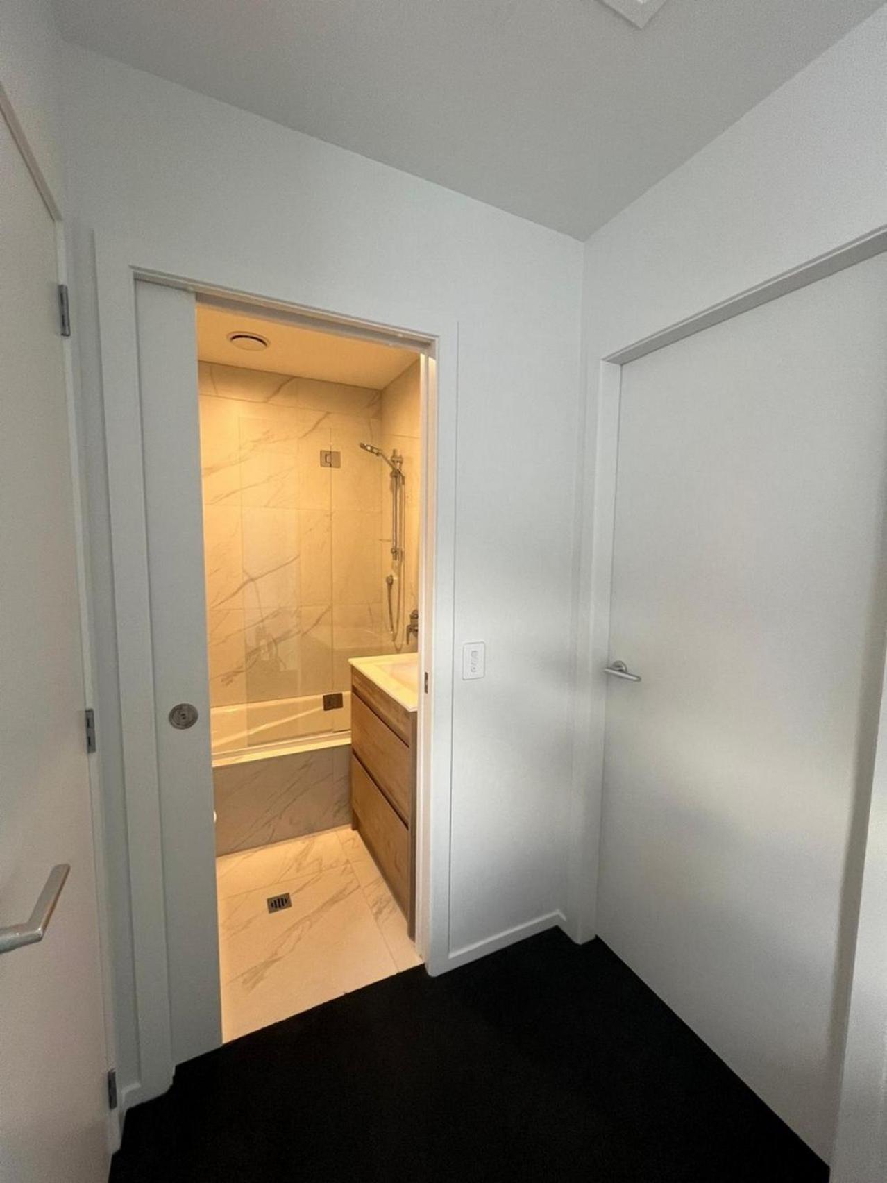 Central Modern 3-Bedroom,3- Bathroom House With Patio And Carpark- Lower Hutt City Centre Dış mekan fotoğraf