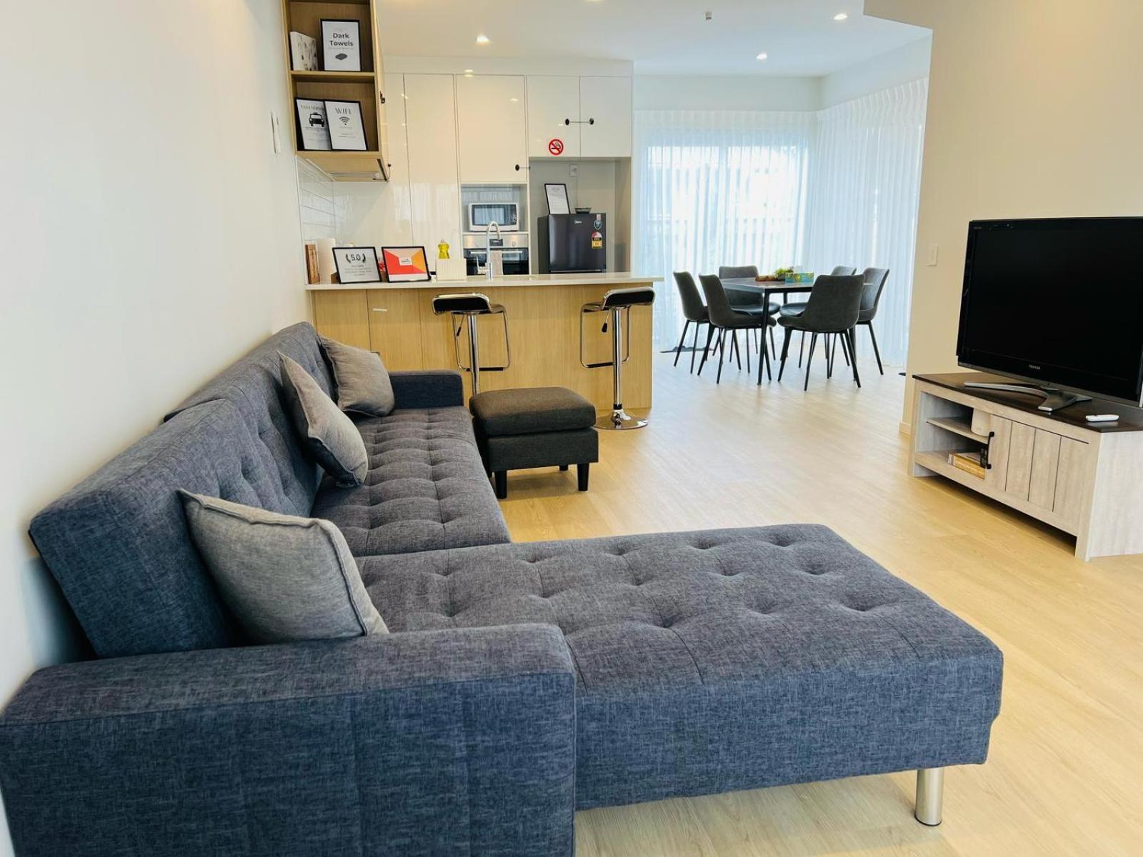 Central Modern 3-Bedroom,3- Bathroom House With Patio And Carpark- Lower Hutt City Centre Dış mekan fotoğraf