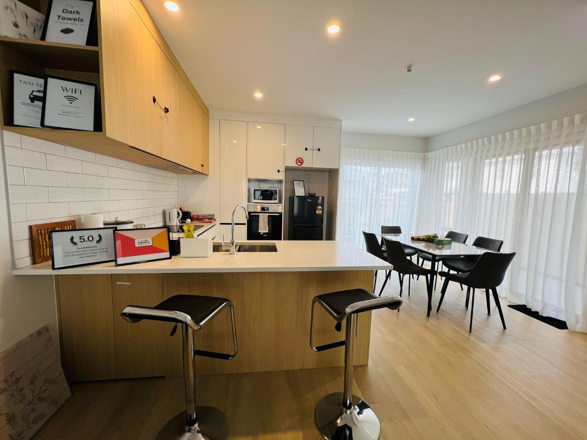 Central Modern 3-Bedroom,3- Bathroom House With Patio And Carpark- Lower Hutt City Centre Dış mekan fotoğraf